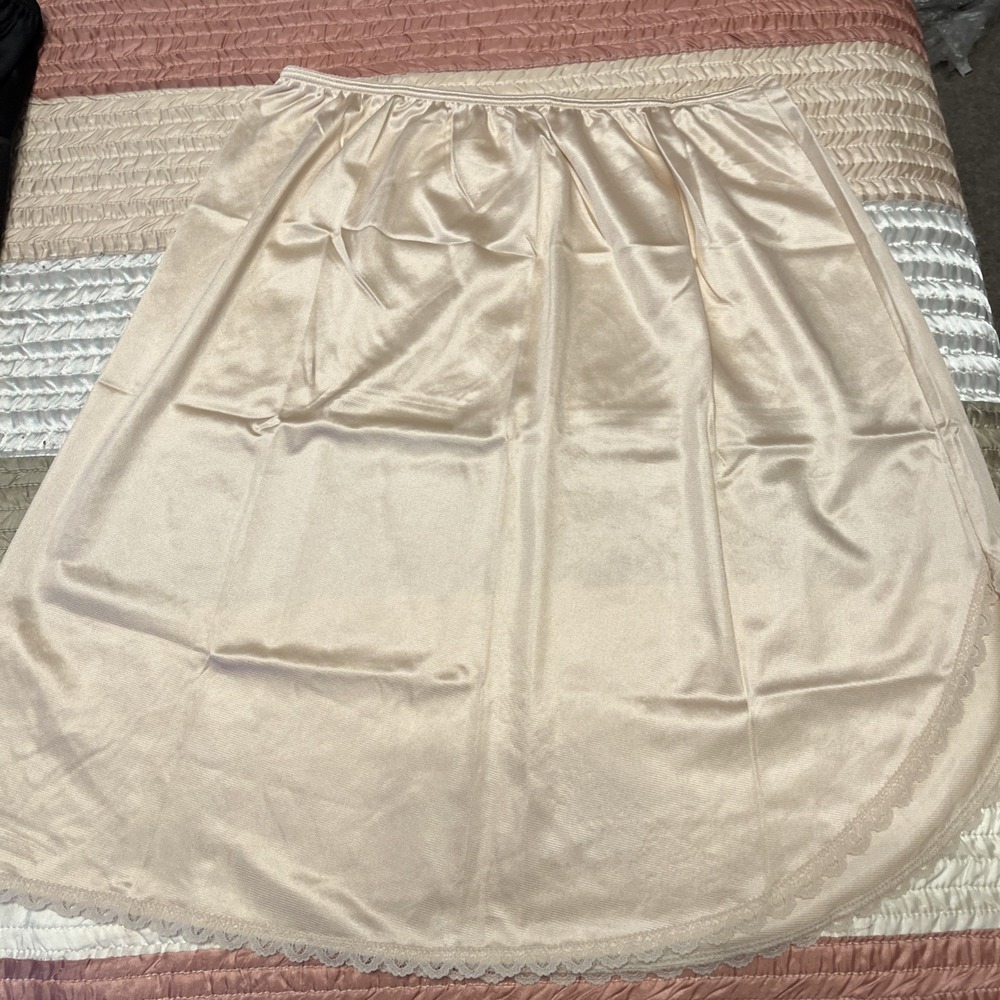 Warner Vintage Half Slip Skirt Lot of 3 Beige Black White Antron Retro USA Made